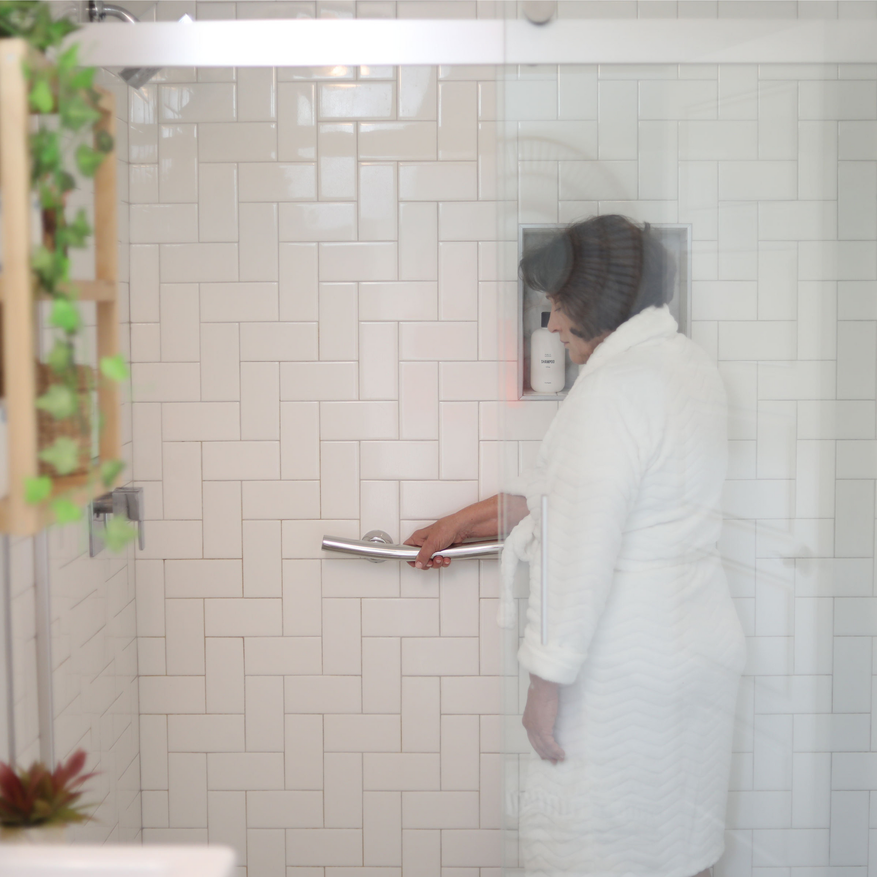 Invisia Accent Grab Bar - 24"