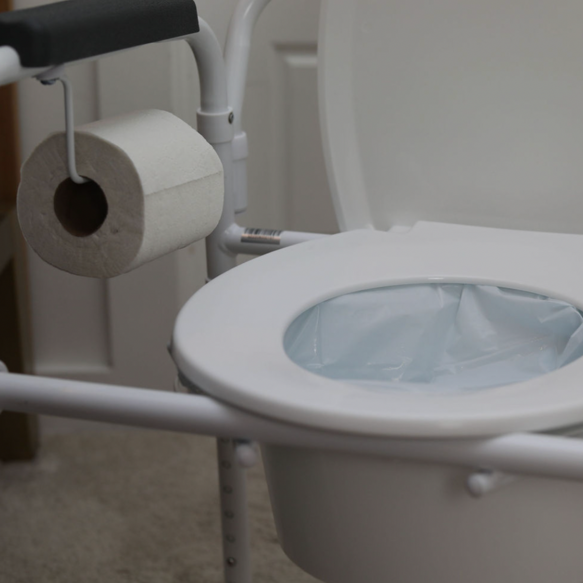 Bedside Commode Chair with Toilet Paper Holder